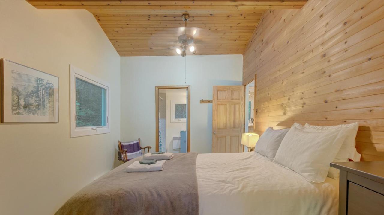 Chalet Dans Les Arbres. 3 Ch. /Trees House 3Bdr Lac Sainte-Marie Exterior photo
