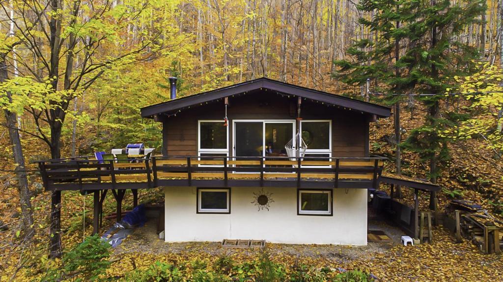 Chalet Dans Les Arbres. 3 Ch. /Trees House 3Bdr Lac Sainte-Marie Exterior photo